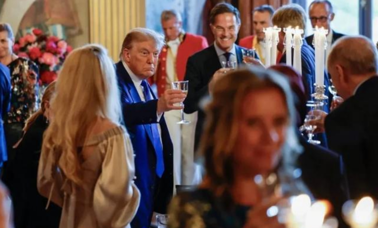 特朗普、埃尔多安“交锋”间，那幅神秘屏风画引好奇