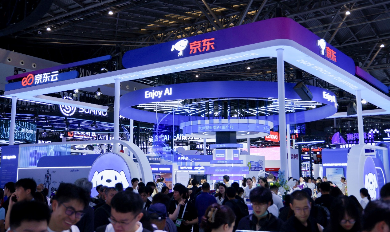 京东AI“火力全开”：大模型升级、智能体开源，机器人领域大动作不断